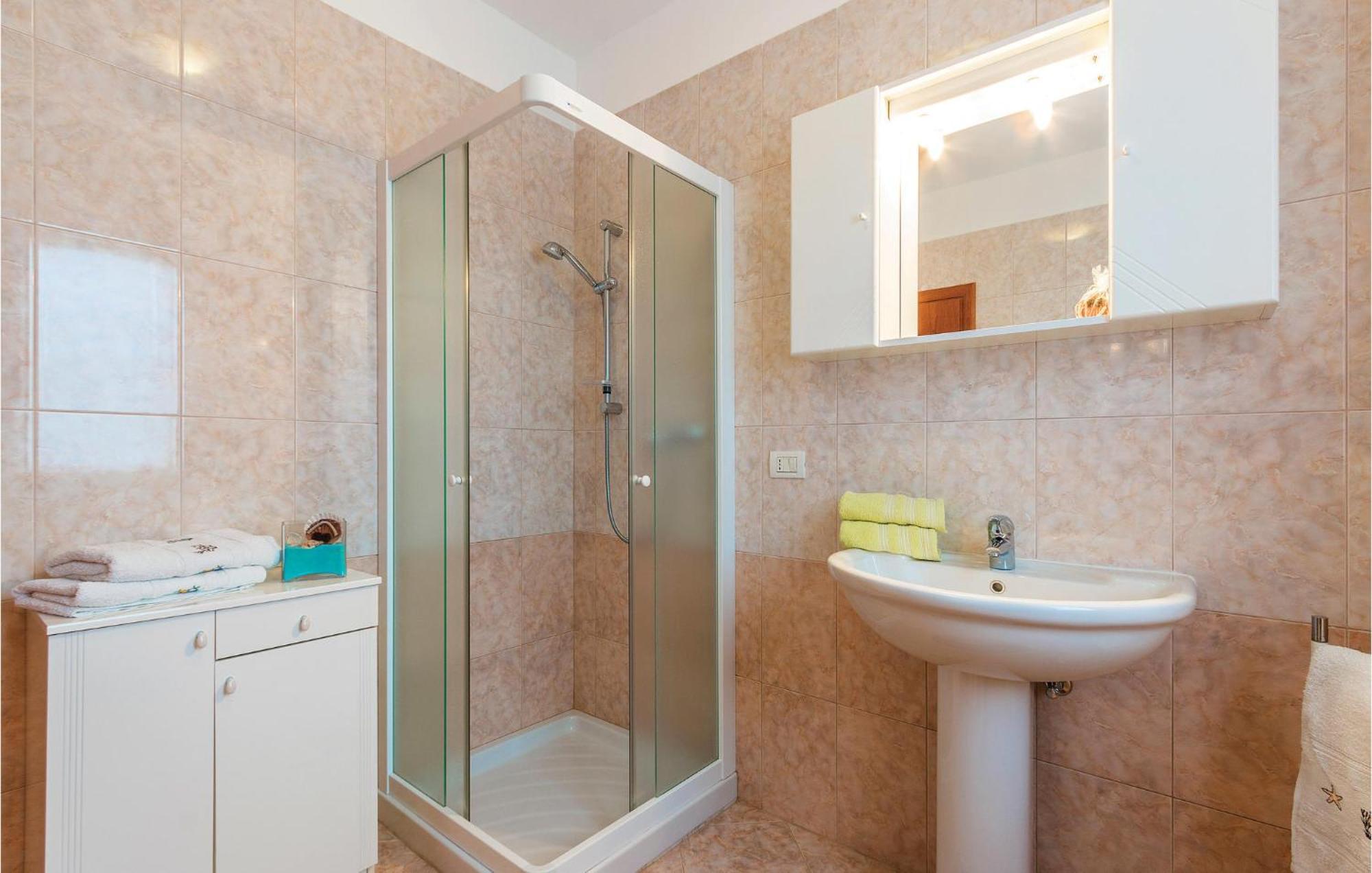 Gorgeous Apartment In Fazana With Wifi Exteriör bild
